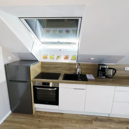 -neubau- 30qm Dach-apartment פולדה