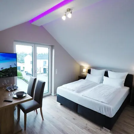 -neubau- 30qm Dach-apartment * פולדה