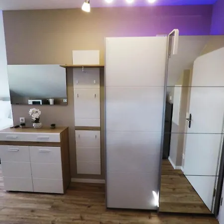 -neubau- 30qm Dach-apartment פולדה