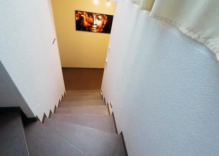 -neubau- 30qm Dach-apartment Lägenhet *