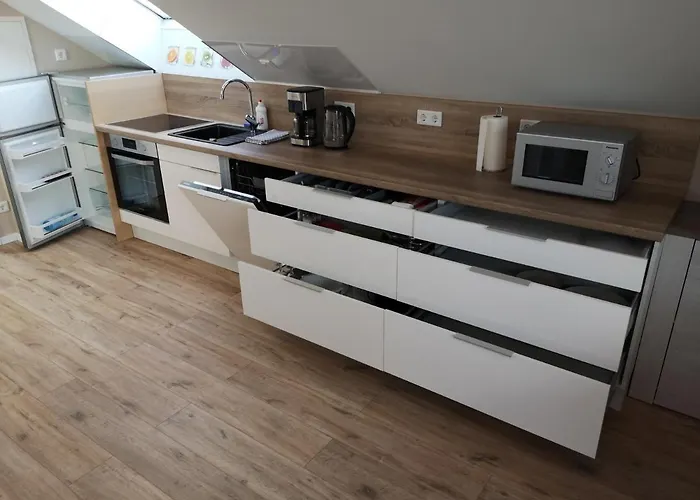 -neubau- 30qm Dach-apartment Lägenhet Fulda